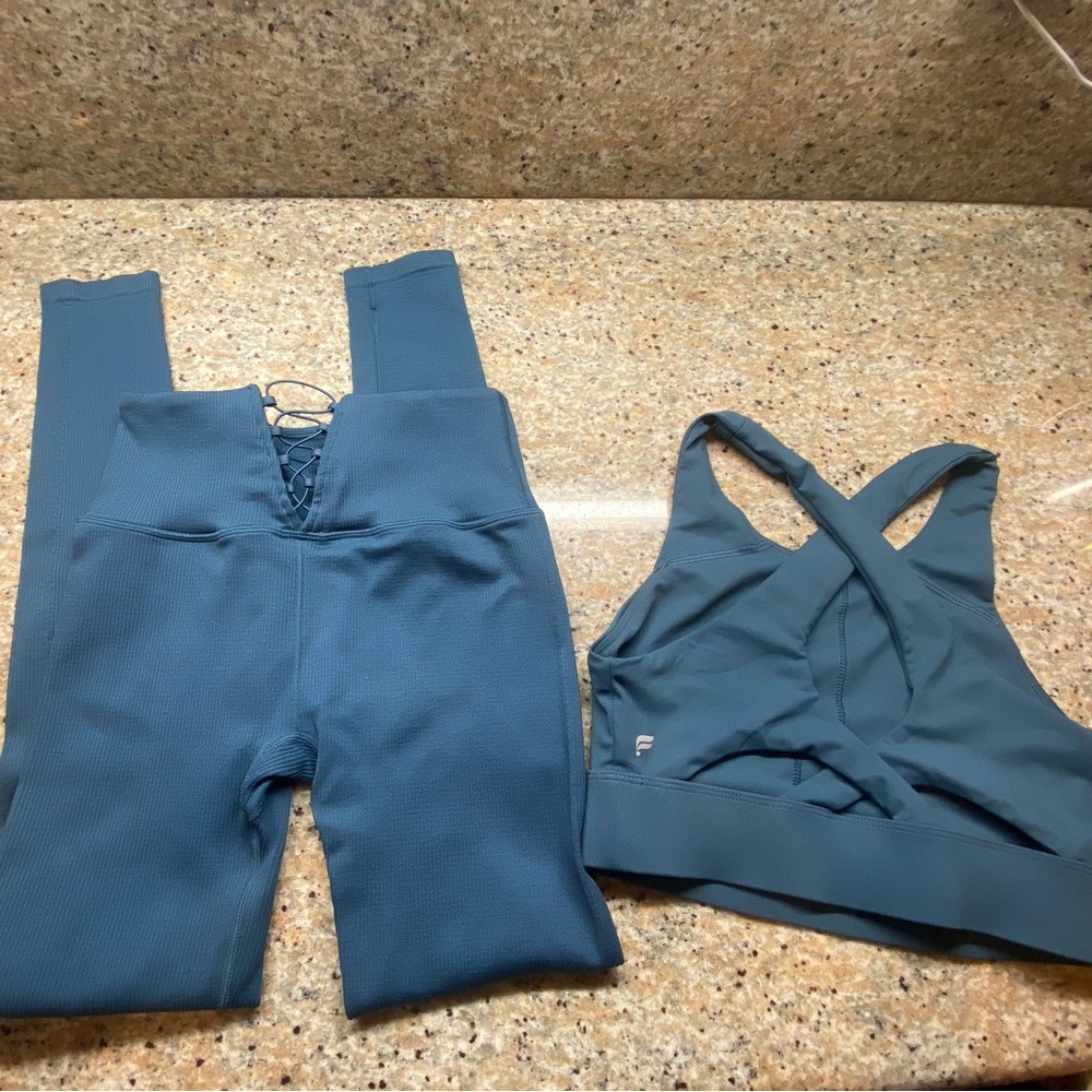 Fabletics Workout Set - Picture 2 of 2
